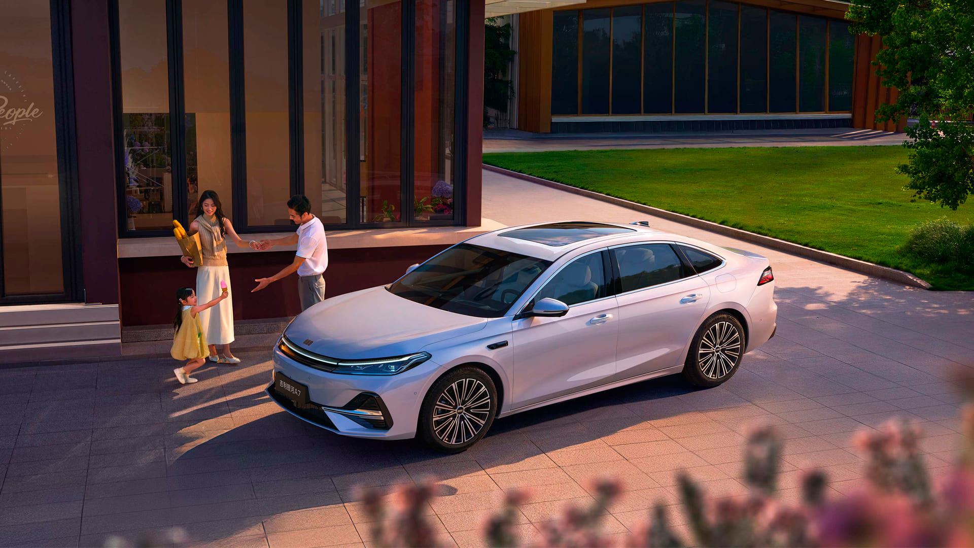 Гібридний автомобіль Geely Galaxy A7 PHEV